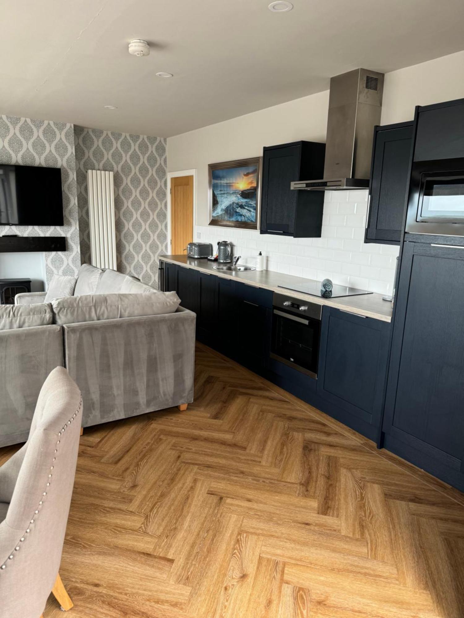 Beach House Apartment On Ground Floor With Sea View - Pet Friendly Кливлис Экстерьер фото